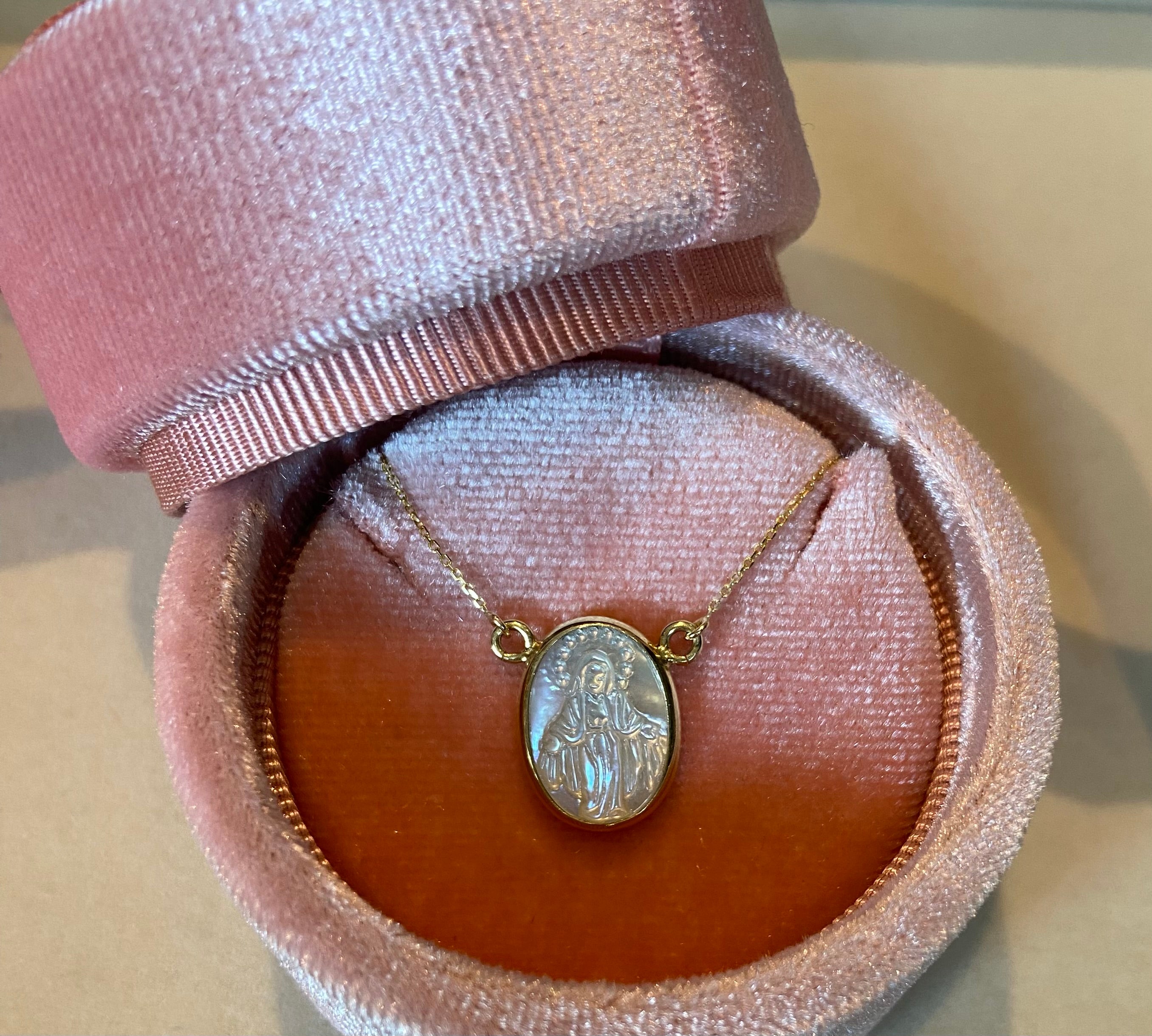 14k Mother of pearl chain with pearls