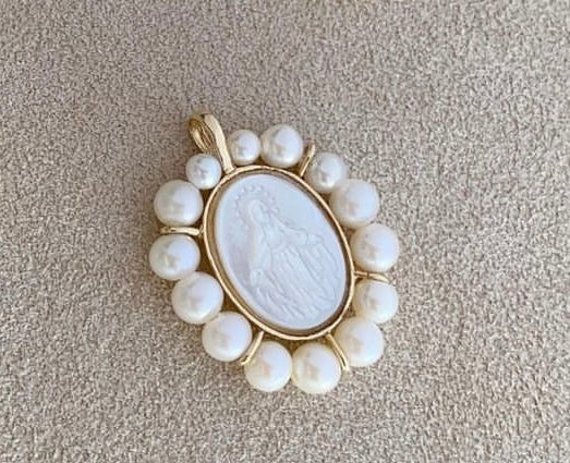 14k Mother of pearl Miraculous Mother pendant