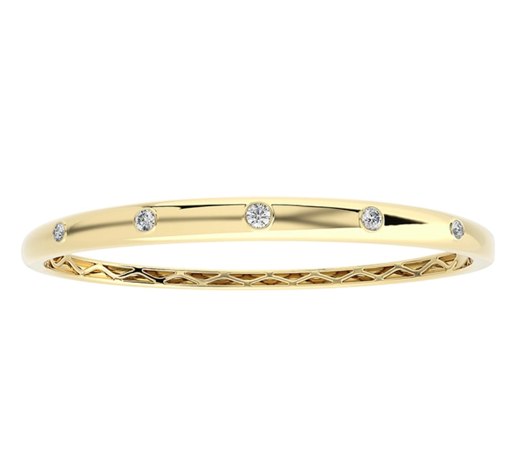 Bangle with diamonds