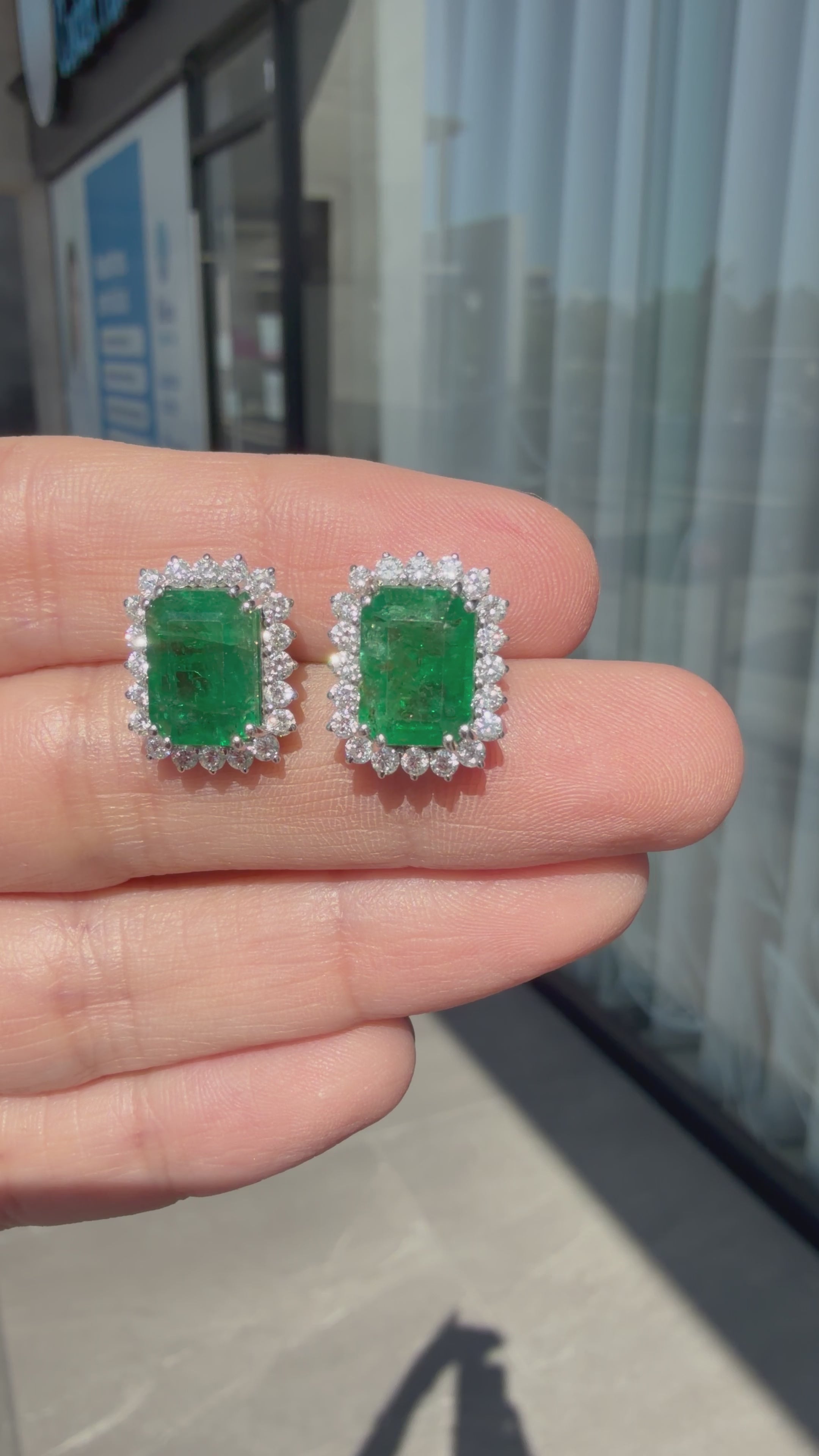 Victoria Emerald Diamond